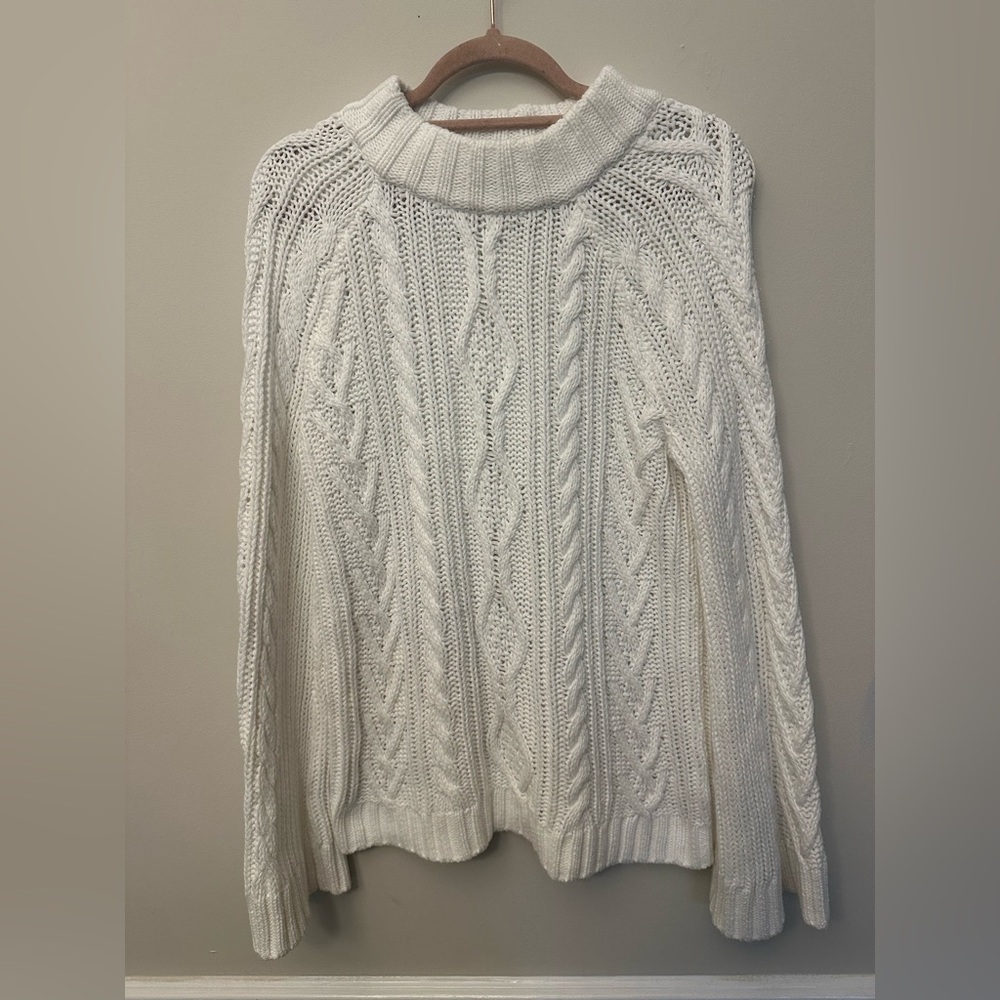 EUC Express Chunky Cable Knit Turtleneck Sweater – White/Cream, Size M